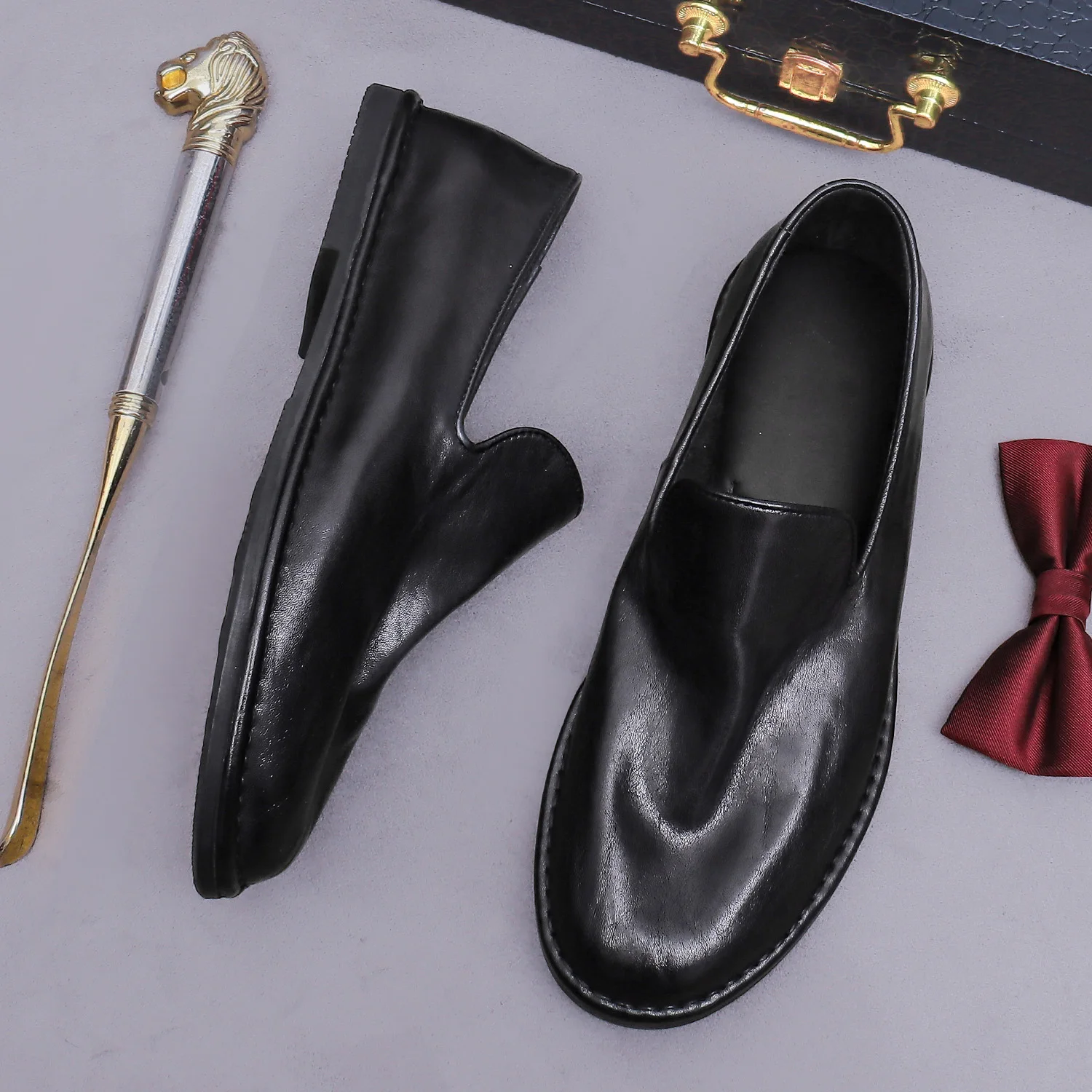 Men Slip On Round Toe Whole Washed Cow Leather Shoes Soft Upper Flat Heel British Business Casual Trendy Loafers For Young Men