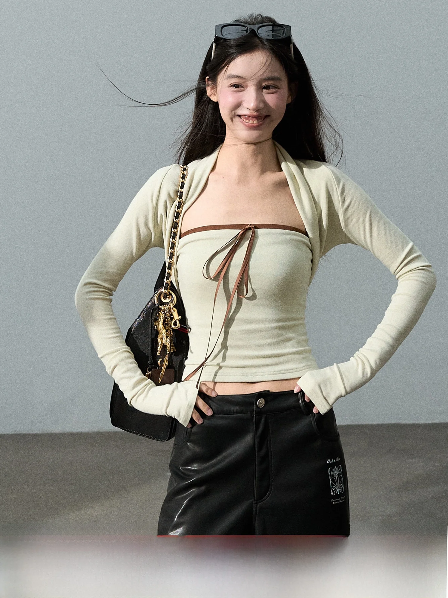 

Комплект из двух предметов OAKMOO: топ с бантом на плече и кардиган, облегающий крой, повседневный стиль, женская вязаная одежда, осенняя мода