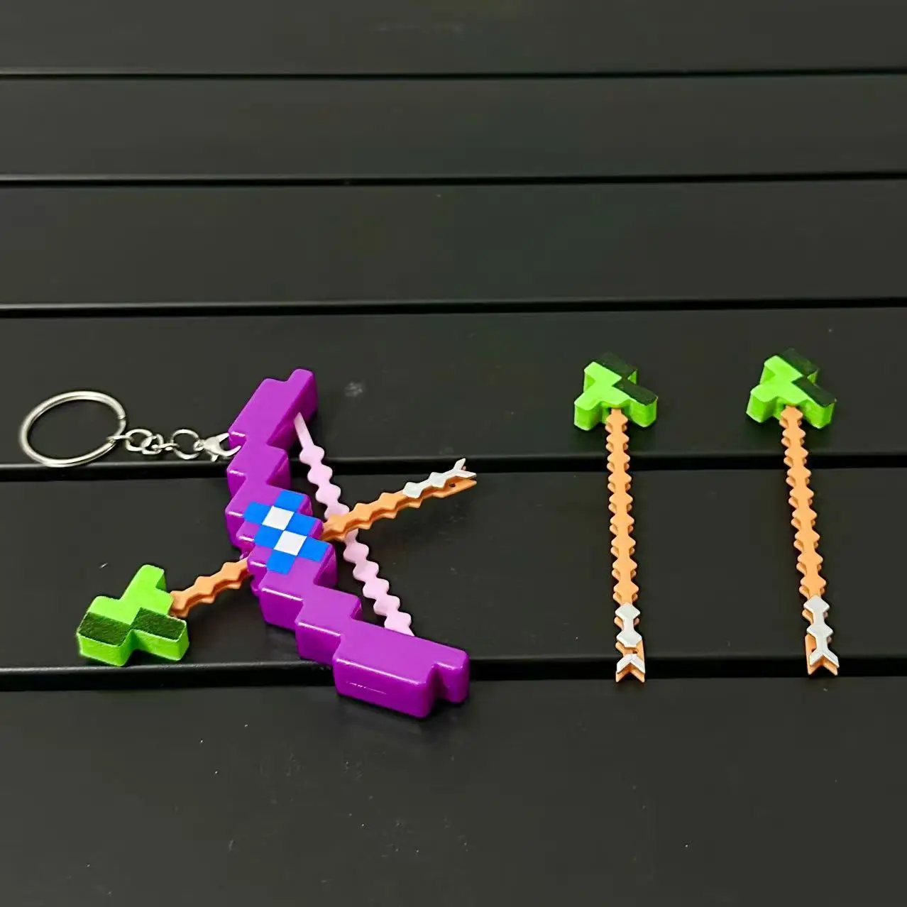 ماينكرافت القوس مفتاح سلسلة لعبة البضائع اللعب الإبداعية على ظهره ملحق قلادة المفاتيح لطيف الهيكل العظمي القوس والنشاب Keyrings الهدايا