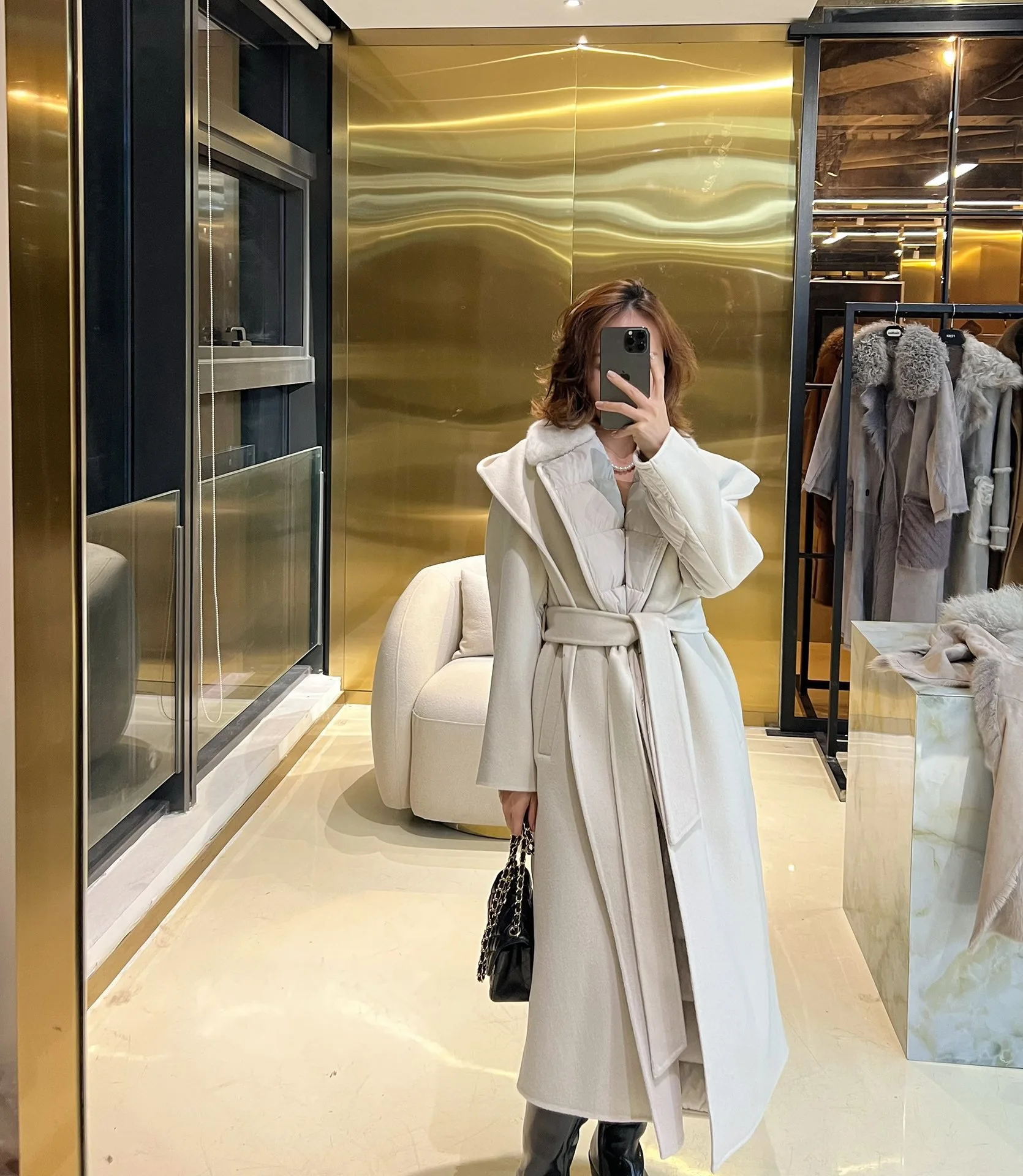 女性用ホワイトグースダウンフード付きジャケット、厚手の両面ウールファー、ミドル丈、ロングミンクファー、スリミングカシミヤダウンフード付きコート