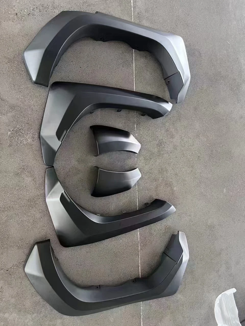 

Suitable for the new Toyota Hilux GR wide body wheel arch high-quality wheel arch kit