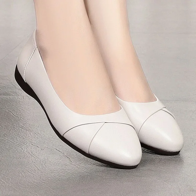 

2025Women Classic Round Toe High Quality Spring Slip on Square Heel Shoes Lady Casual Comfort Spring & Summer Red Heel Pumps