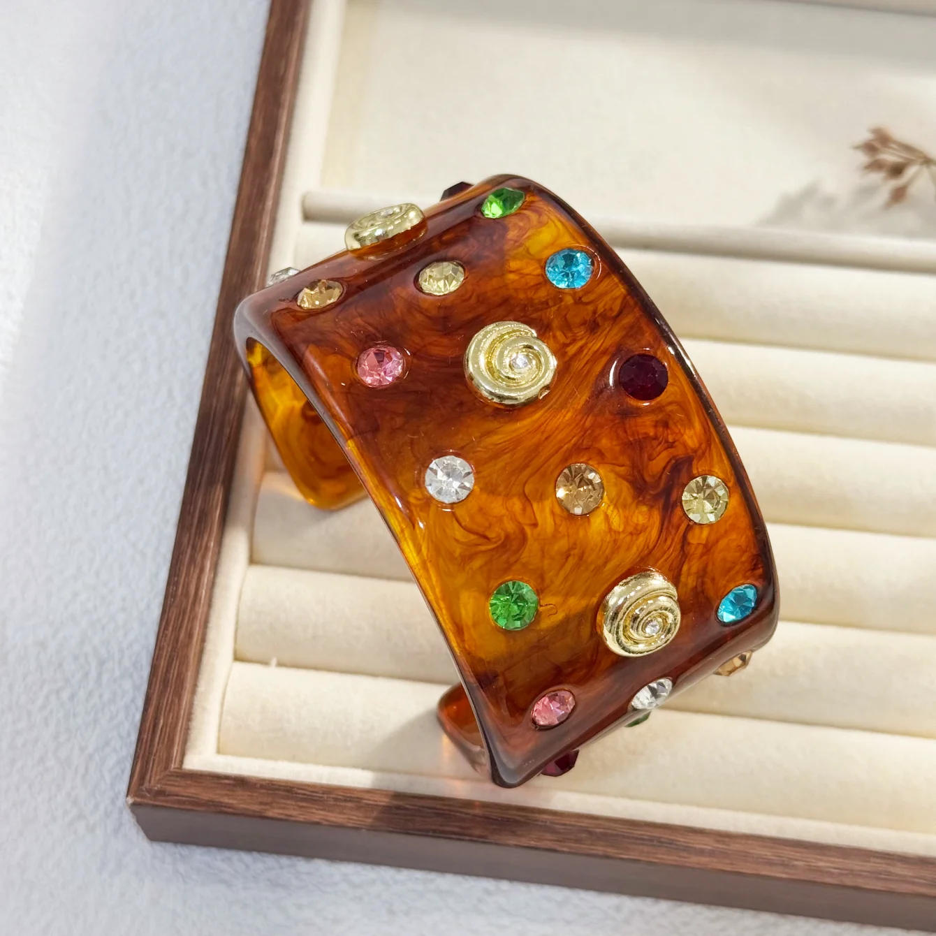 Chunky Colorful Exaggerated Bright Diamond Cuff Bangle Shell Stars Resin C-shaped Open Bracelet for Women Summer Party Jewelry