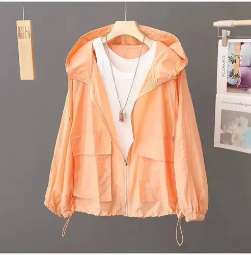 Imagen 2 del producto Protector solar de verano con capucha, cortavientos holgado y ligero, nueva chaqueta fina transpirable para exteriores para mujer, gabardina de talla grande 2025