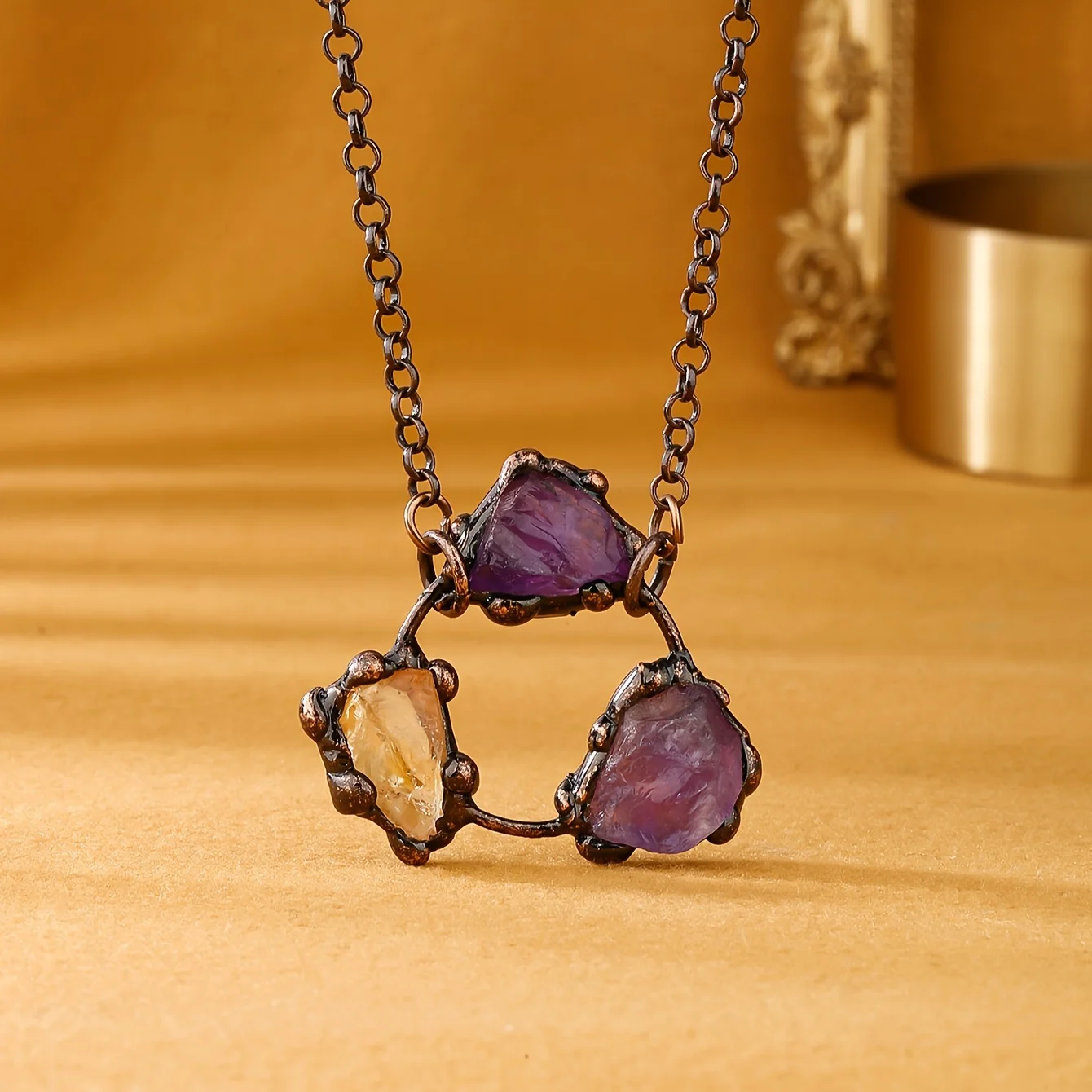 

YEEVAA Vintage Natural Amethyst Citrine Raw Stone Pendant Necklace, Bronze Chain Pendant Necklace For Ladies' Party Gift