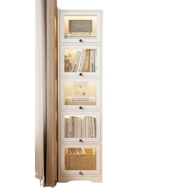 Estante com porta estante de acrílico do chão ao teto, sala de estar doméstica contra a parede, armário de exibição