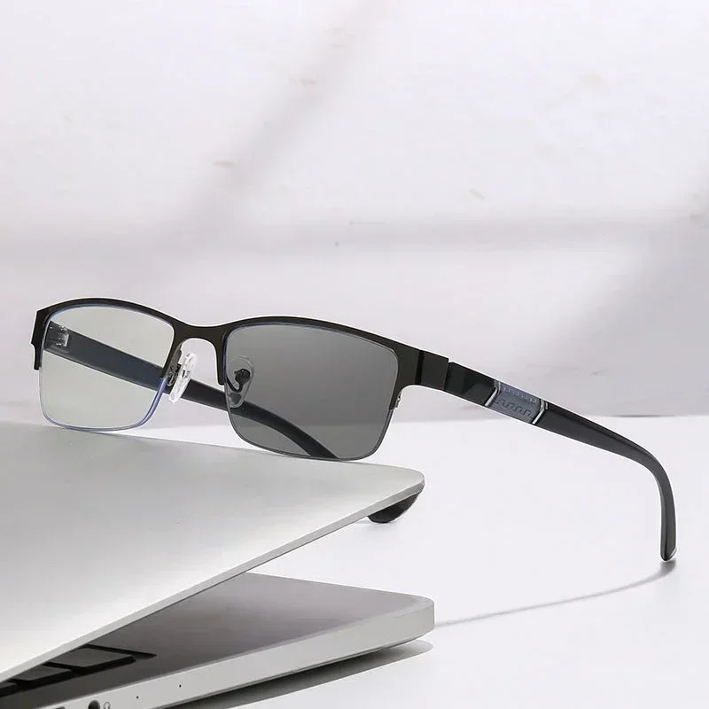 Men Business Presbyopia Photochromic Multifocal Eyewear Metal Frame Far Sighted Eyeglasses with Sunshades Smart Reading Glasses