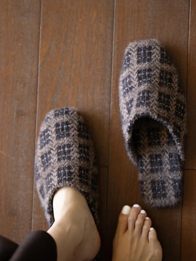 

Lora Pina Anti-Slip Soft Fleece Feel Plaid Outdoor Wearable "Mocha Brown" Slippers Fashionable Home Slippers for Women