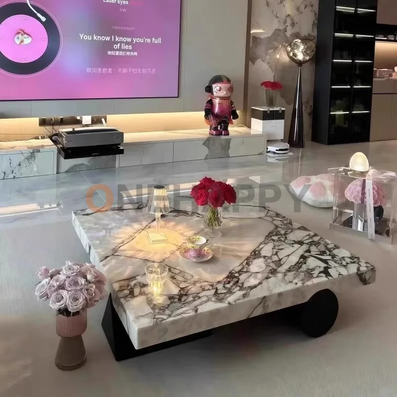 Table basse minimaliste italienne - marbre doré Calacatta carré, personnalisable pour le luxe, parfaite pour le salon.