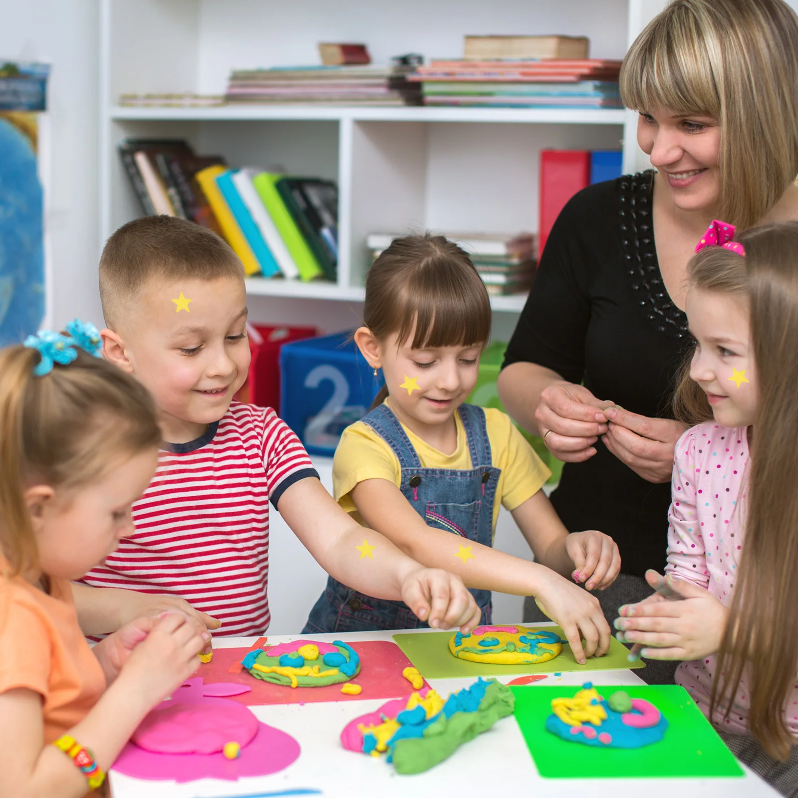 

40 Sheets Star Reward Stickers Aluminum Foil Star Stickers for Home School Classroom and Kids Kids Party Favors