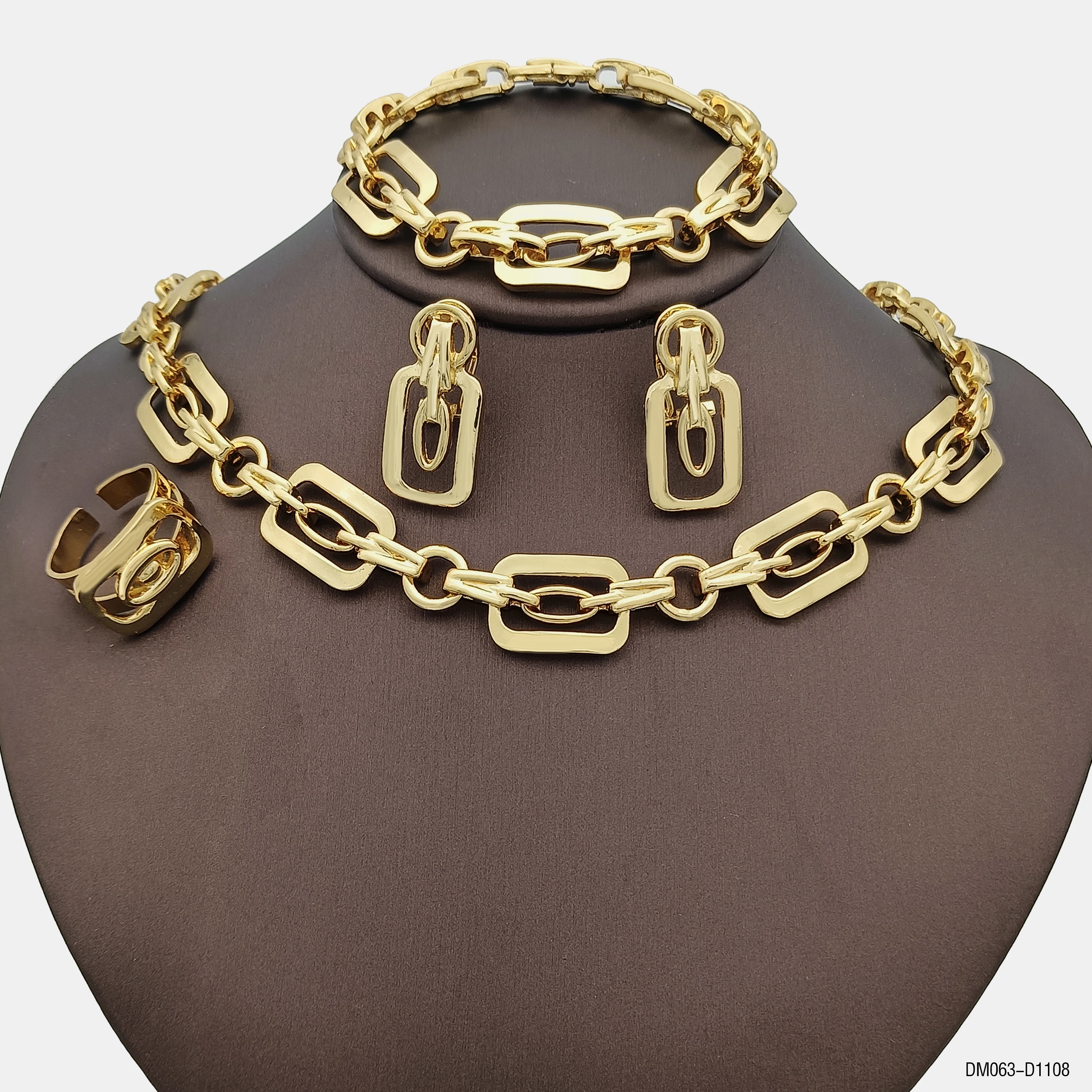 

Dubai Jewelry Set For Woman Square Shape Chain Necklace Earring Bracelet Ring High Quality Jewelry Gift Daily Wear