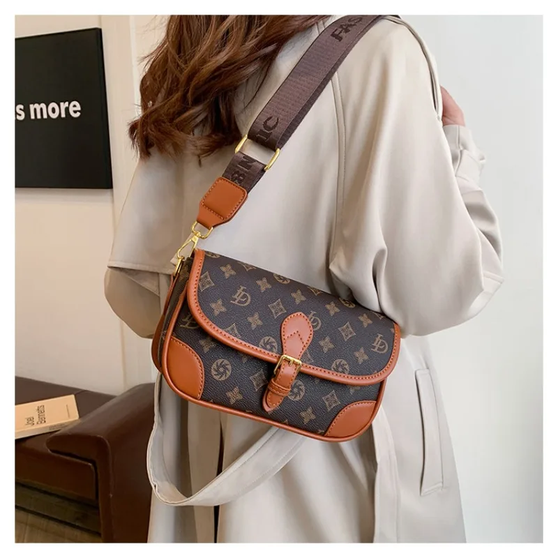 

​ ​ Уникальная дизайнерская женская сумка, новая модная сумка-кроссбоди с принтом 2026 года, маленькая квадратная сумка через плечо, кожаная сумочка с широким ремнем