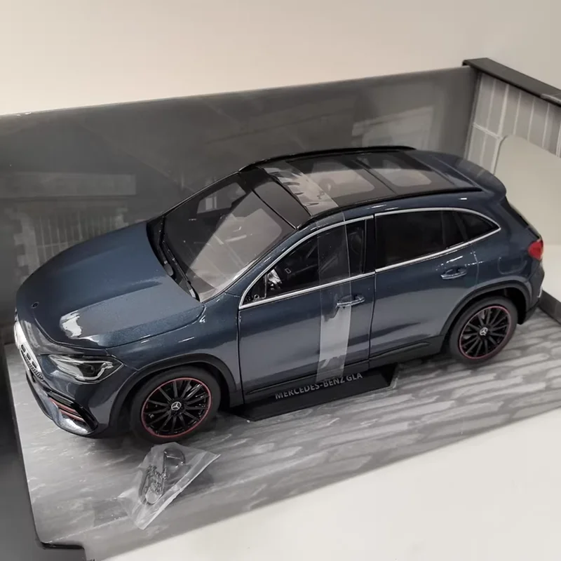 Die-cast 1:18 Scale Benz GLA AMG H427 Simulation Alloy Static Car