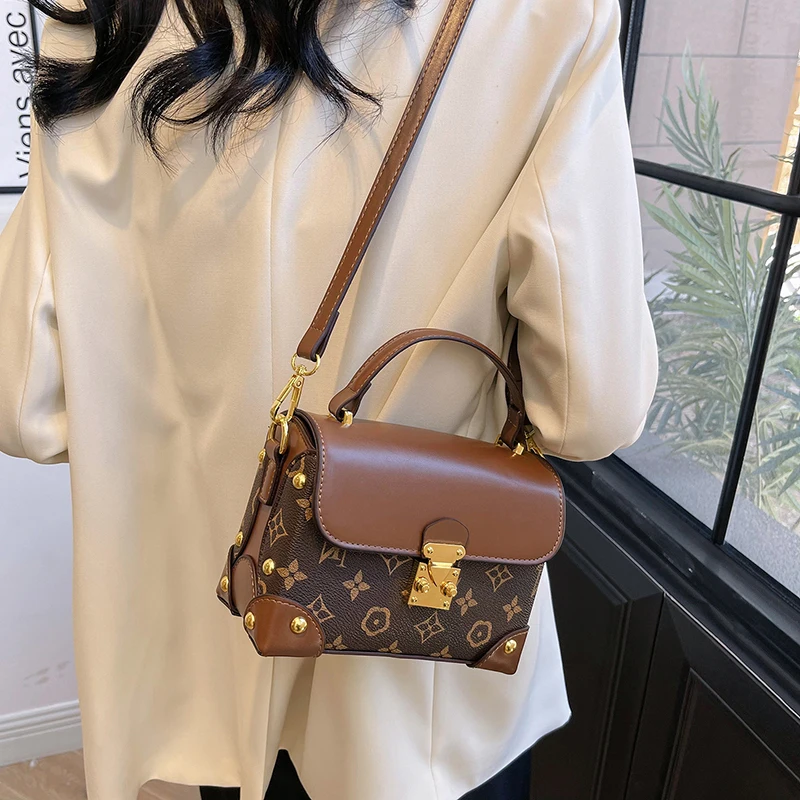 

Water-Resistant Ladies Tote Bag Luxury Leather Crossbody Shoulder Handbag Women's Travel-Friendly Purse