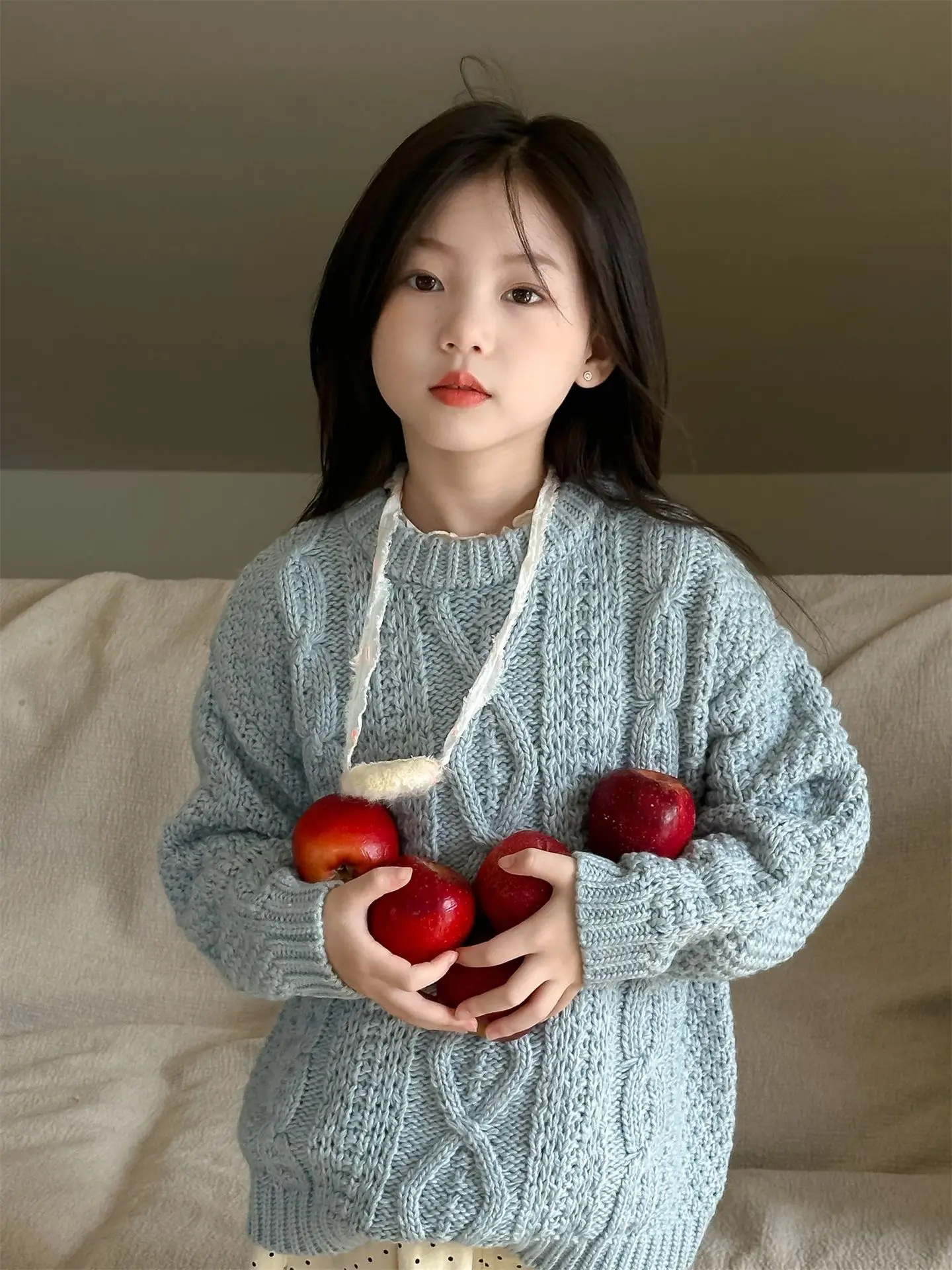 Girls sweater 2024 autumn new childrens wear Korean style foreign style comfortable lazy soft waxy twist knitted sweater casual