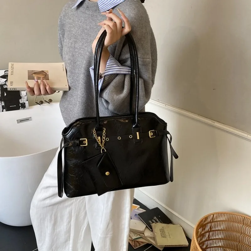 

Luxury Stylish Designer Diaper Bag Women Large Capacity Tote Elegant Leather Crossbody Shoulder Bag For Commuting In Style