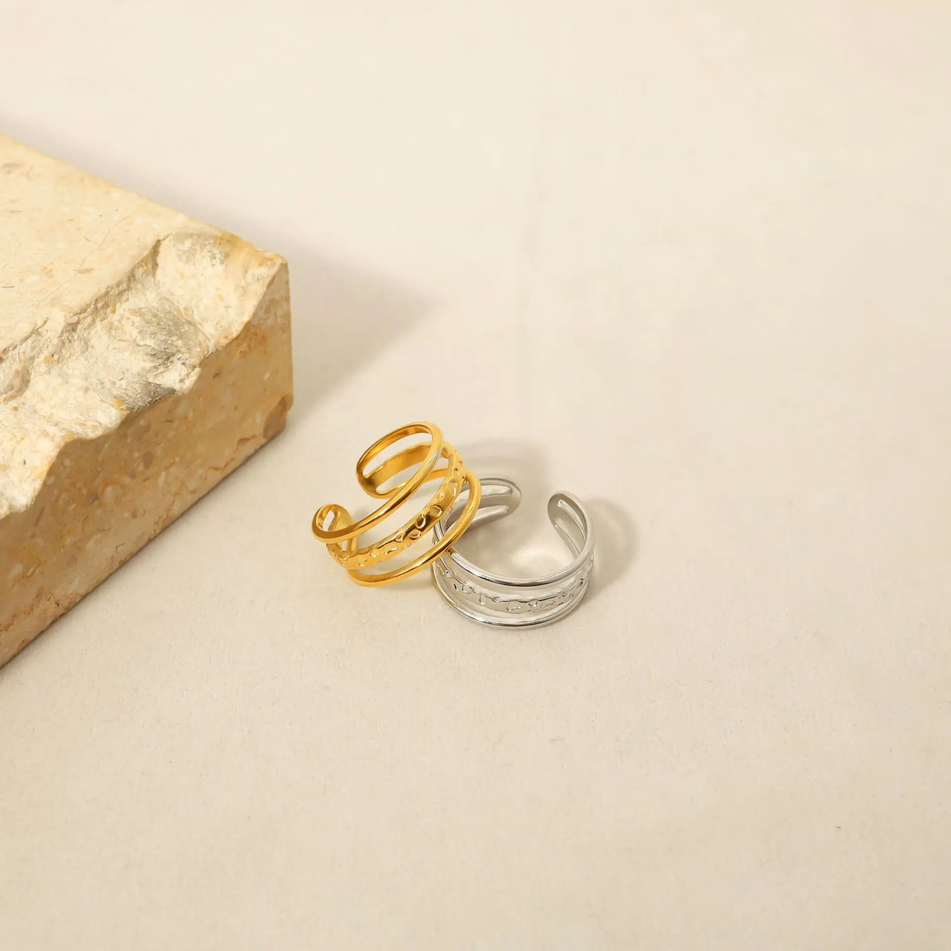 แหวนผู้หญิงเครื่องประดับสแตนเลสผู้หญิงของขวัญคู่รักสไตล์เกาหลีของเจ๋งสิ่งที่น่ารักอุปกรณ์เสริมแบบกอธิคสนับมือทองเหลือง