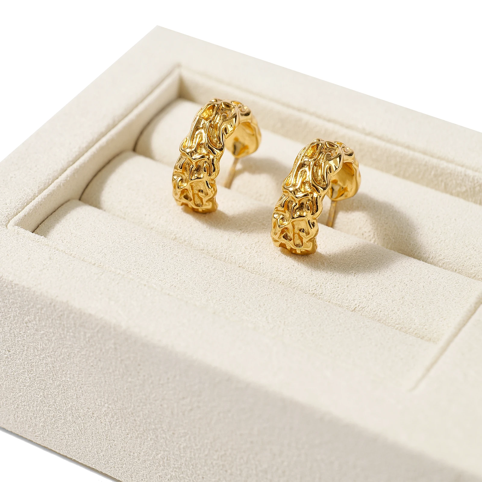 Oirlv Stylish Jewelry Display Stand: Minimalist Design, Multifunctional Storage,  Presentation for Bracelets, Earrings, Rings