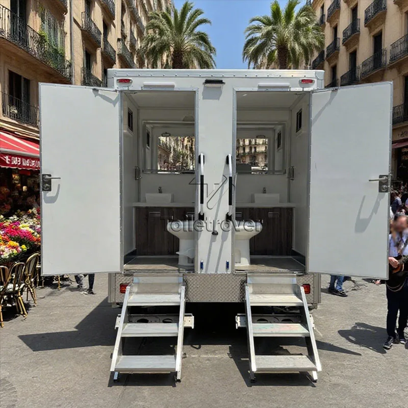 

Two-compartment Outdoor Mobile Toilet, Specialized Portable Restroom for Construction Sites and Scenic Areas, Waterproof, Corros