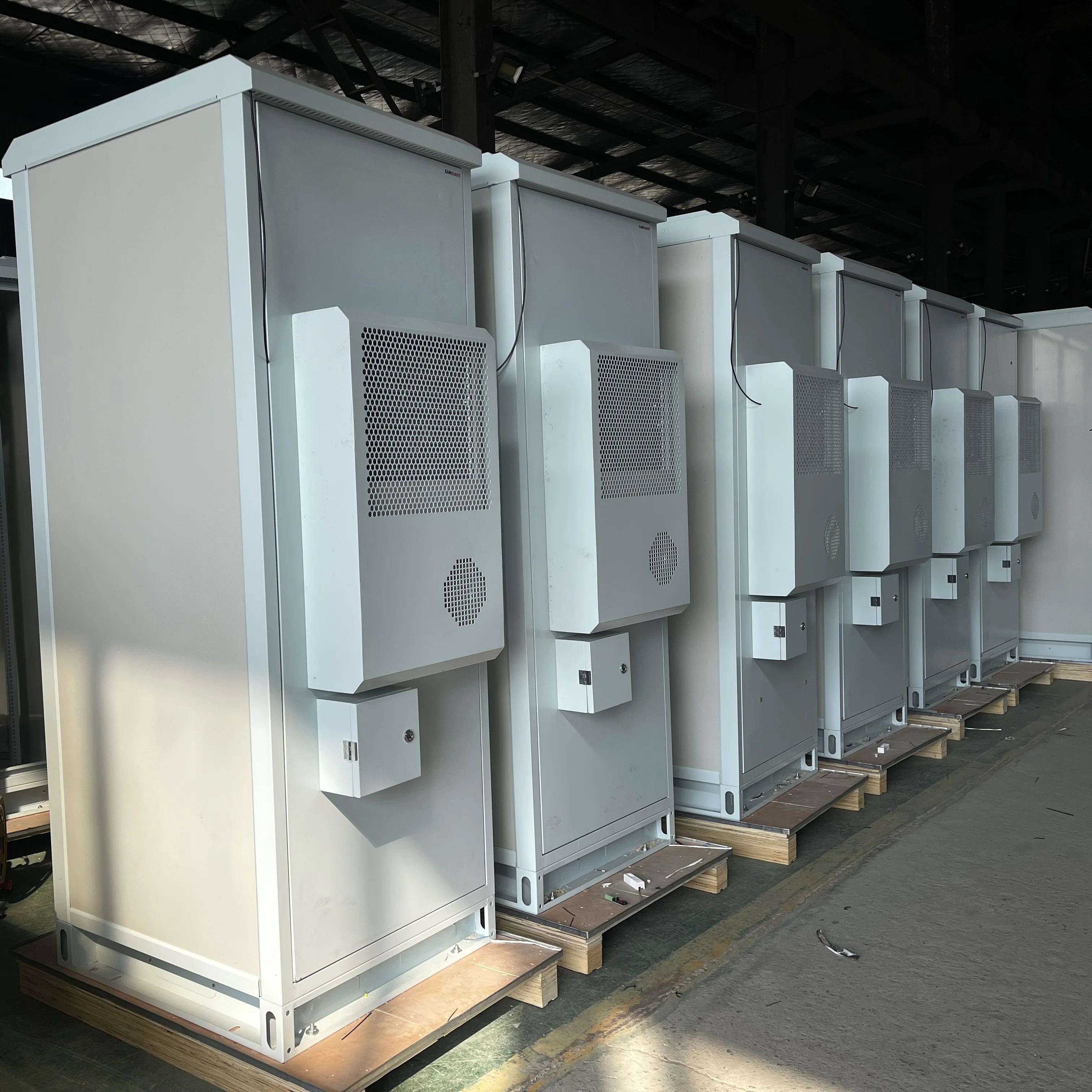 W-TEL Professional Electrical Cabinet Outdoor IP66 IP67 Chassis Cabinet Shelter Telecom BTS