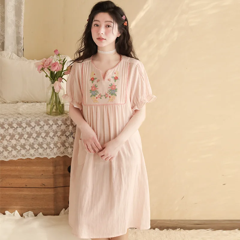Sweet Embroidery 100% Cotton Women\'s Nightgowns Summer Short Sleeve Plus Size Loose Sleepwear Elegant Home Dress