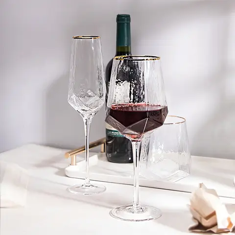 유리 잔 북유럽 프놈펜 Stemware 다채로운 투명 레드 와인 유리 샴페인 컵 홈 바 장식 용품 Drinkware