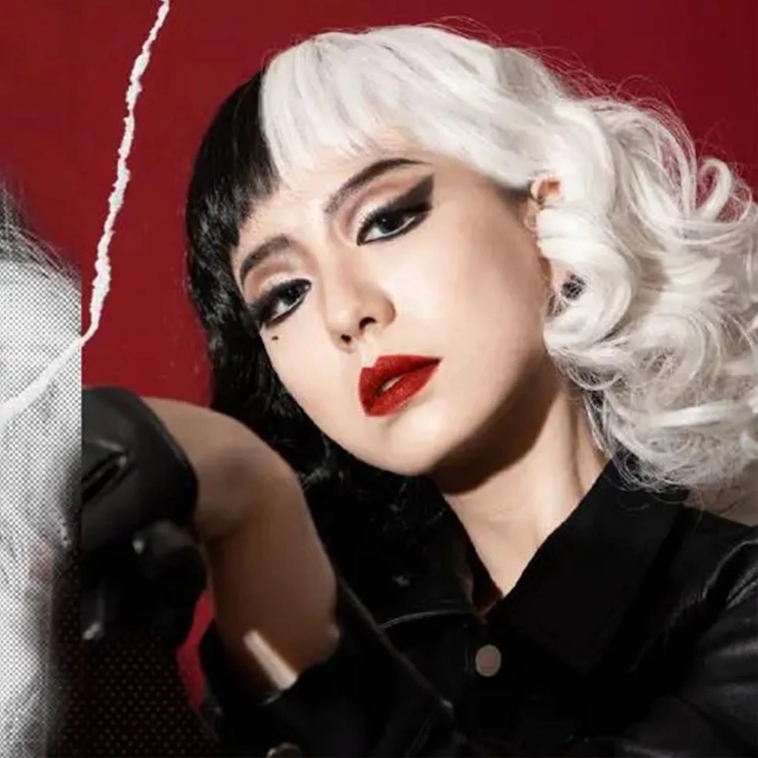 

Synthetic Black White Wig Fashion Party Daily Cosplay Costume Heat Resistant Wigs Women Halloween Role Play Celebrity Style