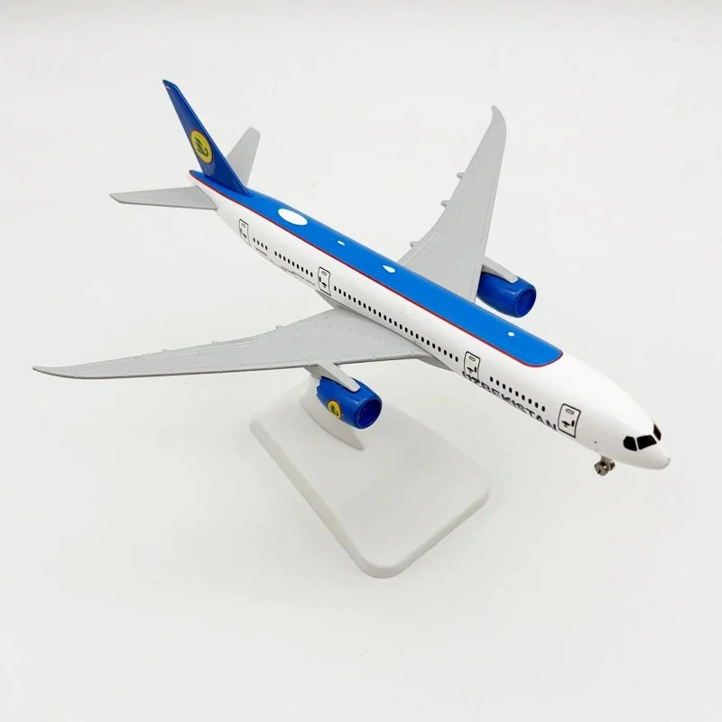 1/400 Scale 20CM B787 Uzbekistan Airlines Alloy Airplane Model With Wheel Replica Aircraft Plane for Decoration Collectible Disp