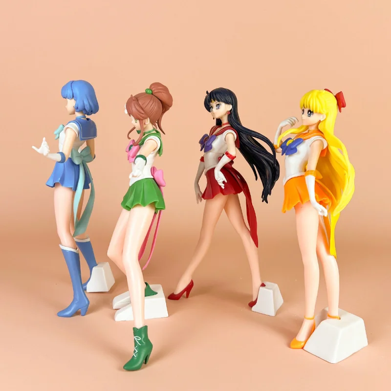 箱入りセーラームーンアニメフィギュア セーラームーン美奈子 セーラーマーズ マコト セーラーマーキュリー セーラージュピター モデルフィギュア