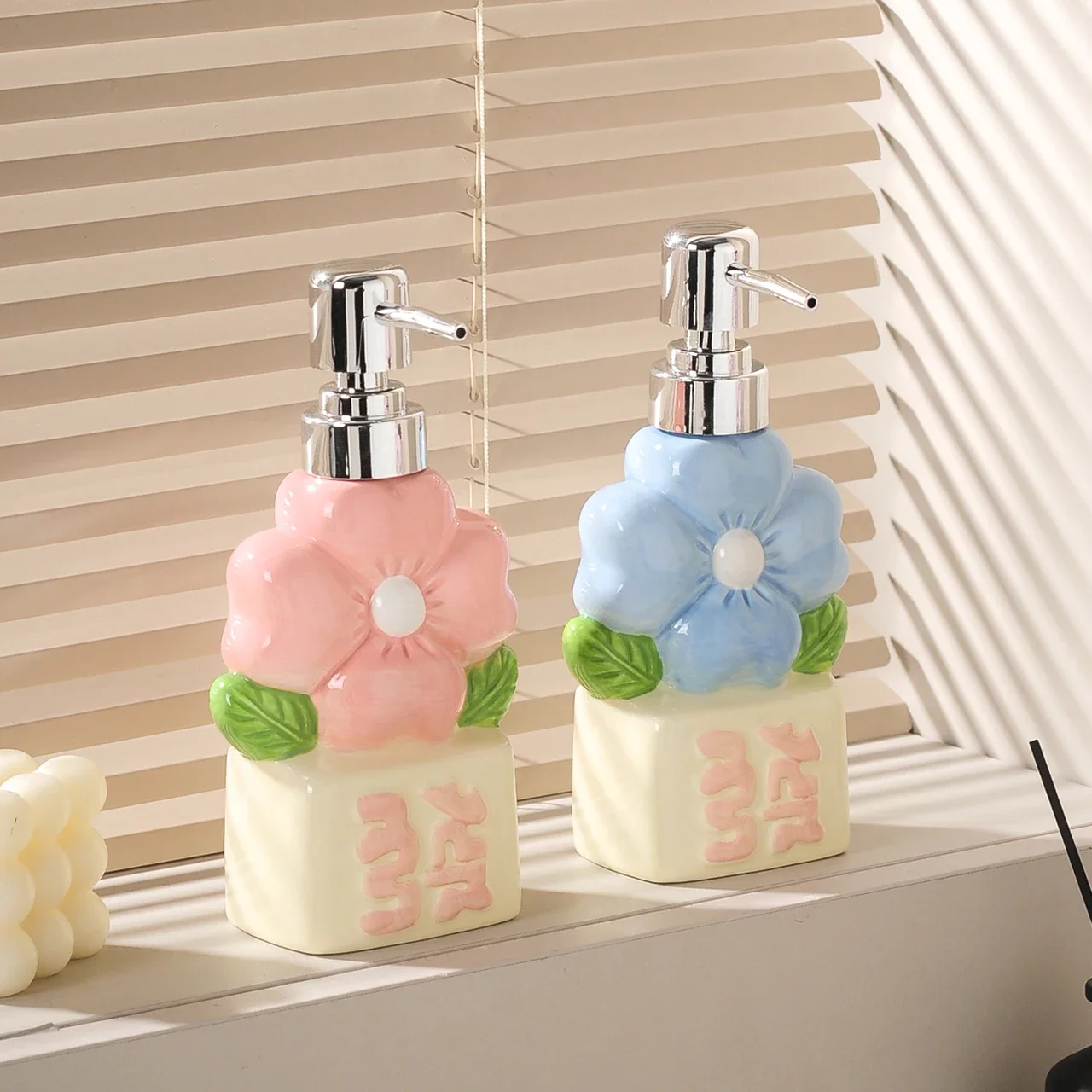 Creative Flower Lotion Press Bottle Soap Dispenser Hand Sanitizer Bathroom Shower Gel Shampoo Ceramic Bottle