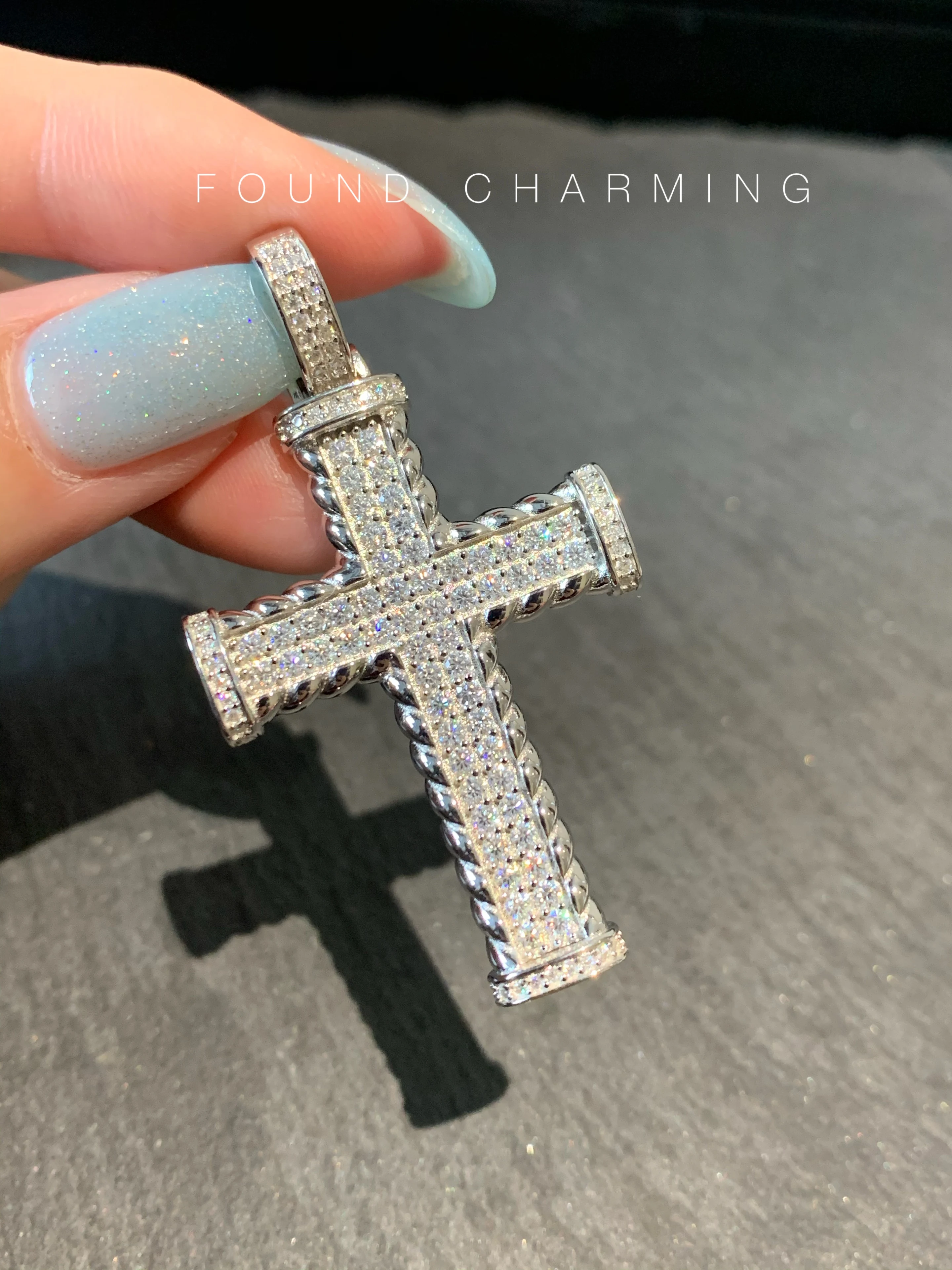 

Iced Out Moissanite Diamond Cross Pendant For Men Woman Hip Hop Bling Necklace With 925 Silver Fashion Jewelry