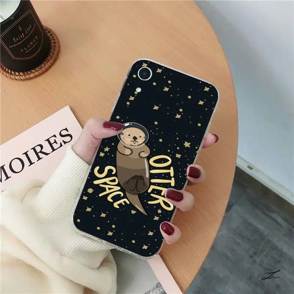 Cute Otter Lutra lutra Phone Case for iPhone 15 8 7 6 6S Plus X SE 2020 XR XS 14 11 12 13 Mini Pro Max Mobile Case