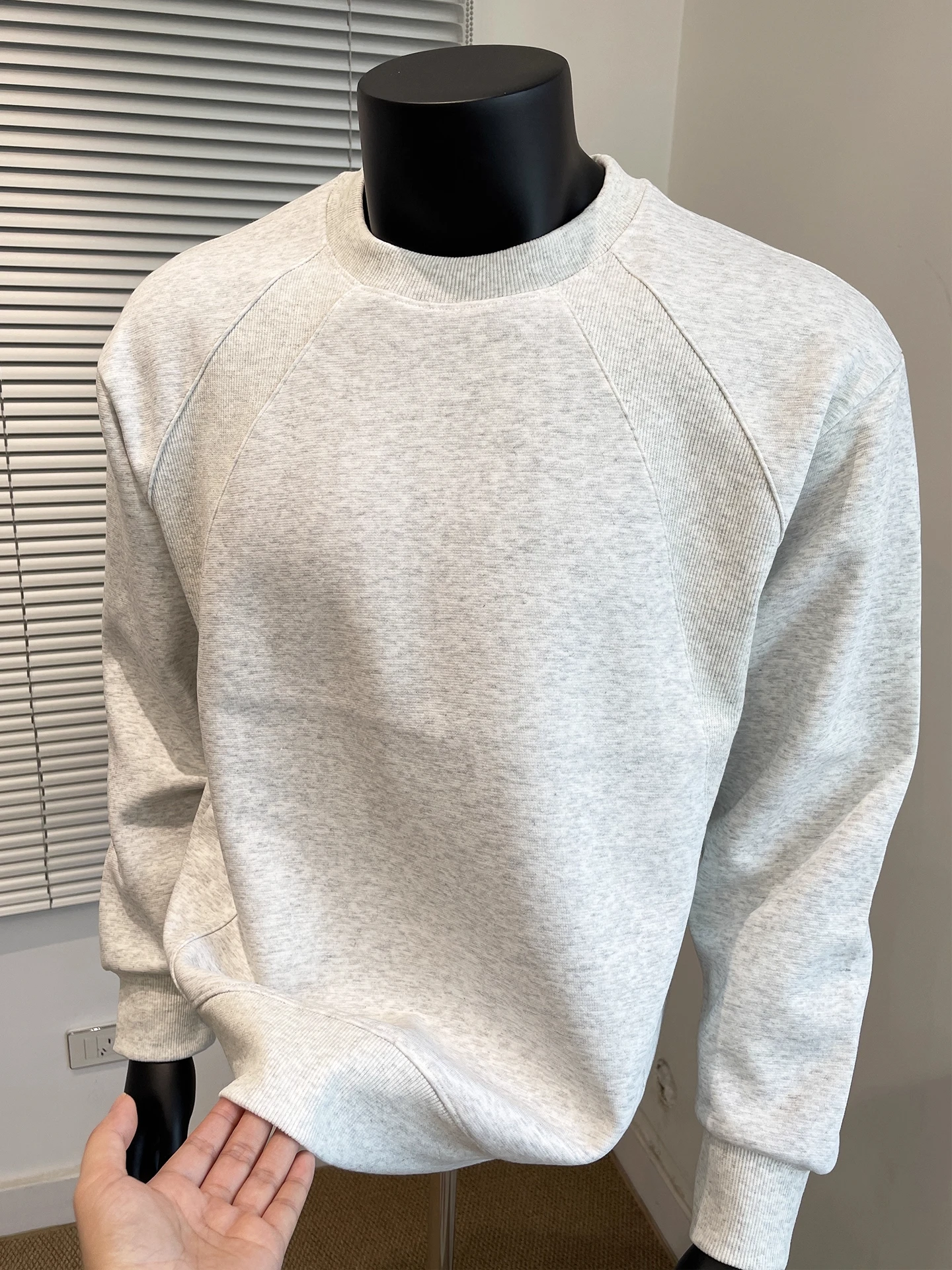 

Мужской свитшот оверсайз с круглым вырезом и длинными рукавами в стиле пэчворк, американский крой, премиум-класс, с эффектом многослойности