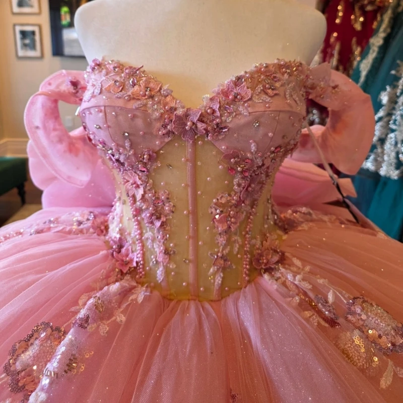 فساتين Quinceanera الوردية اللامعة قبالة الكتف الترتر زين الدانتيل الديكور القوس تول حفلة عيد ميلاد الحلو 16 فستان Vestidos 15