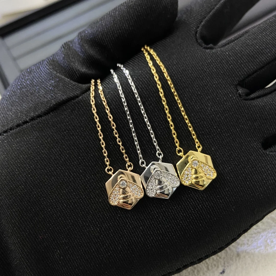 

2025 Trendy 925 Silver Classic Trendy Luxury Versatile Necklace for Women Geometric - Shaped Pendant for Modern Fashion​