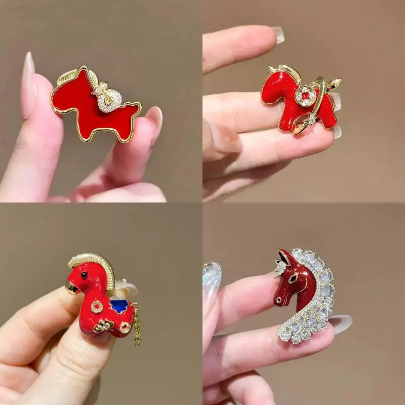 Cute Red Pony Brooch Exquisite Zodiac Horse Brooch Pin For Women Men Temperament Suit Lapel Corsage Accessories New Year Gifts