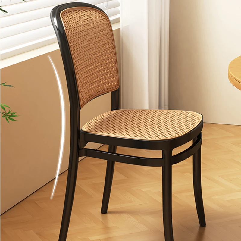 Plastic Ergonomic Dining Chairs Rattan Outdoor Modern Dining Chairs Living Room Stackable Silla Comedor Sedie Design Furniture