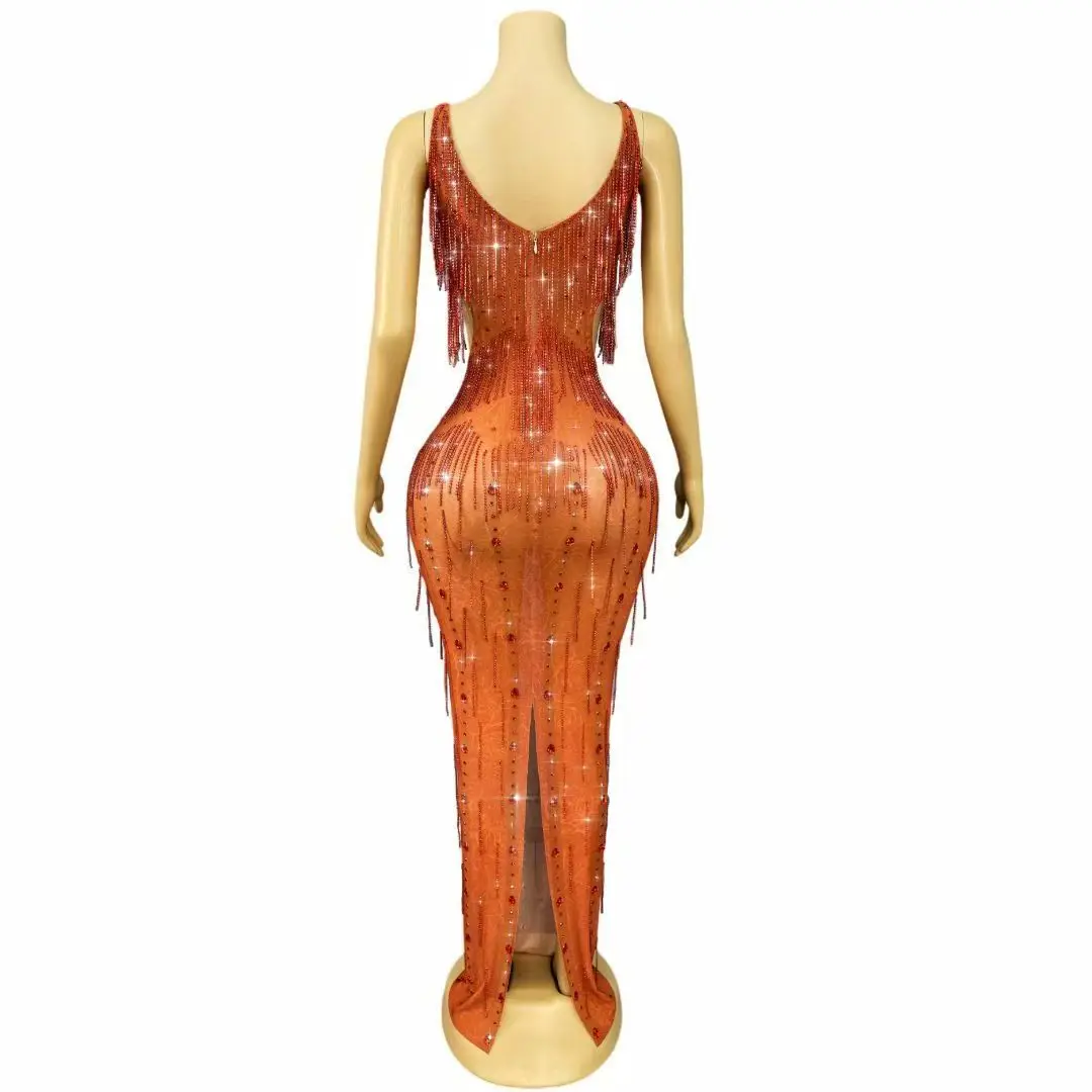 Luksusowa, błyszcząca sukienka z czerwonymi kryształkami, frędzlami, seksownymi wycięciami i siateczką, damska suknia wieczorowa na imprezę, na czerwony dywan, do sesji zdjęciowych, na scenę.