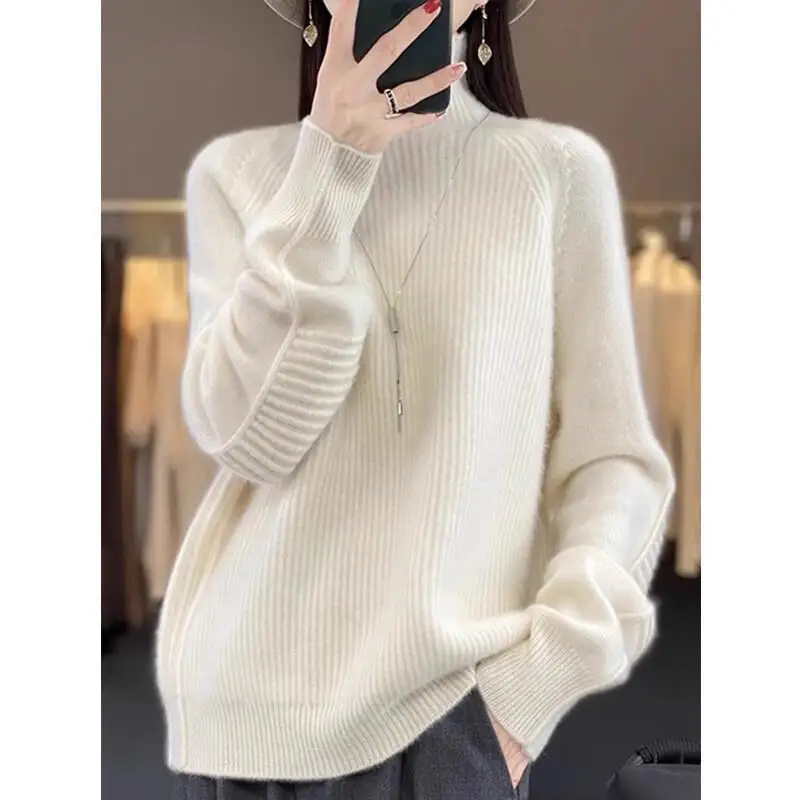 Sweater setengah turtleneck wanita 2025 musim dingin baru, atasan rajutan longgar, kaos dalaman kasual simpel bertemperamen, pullover tebal