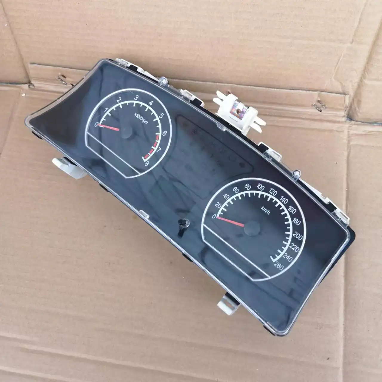 

Для Geely LEVC Используется приборная панель в сборе от демонтажных автомобилей.