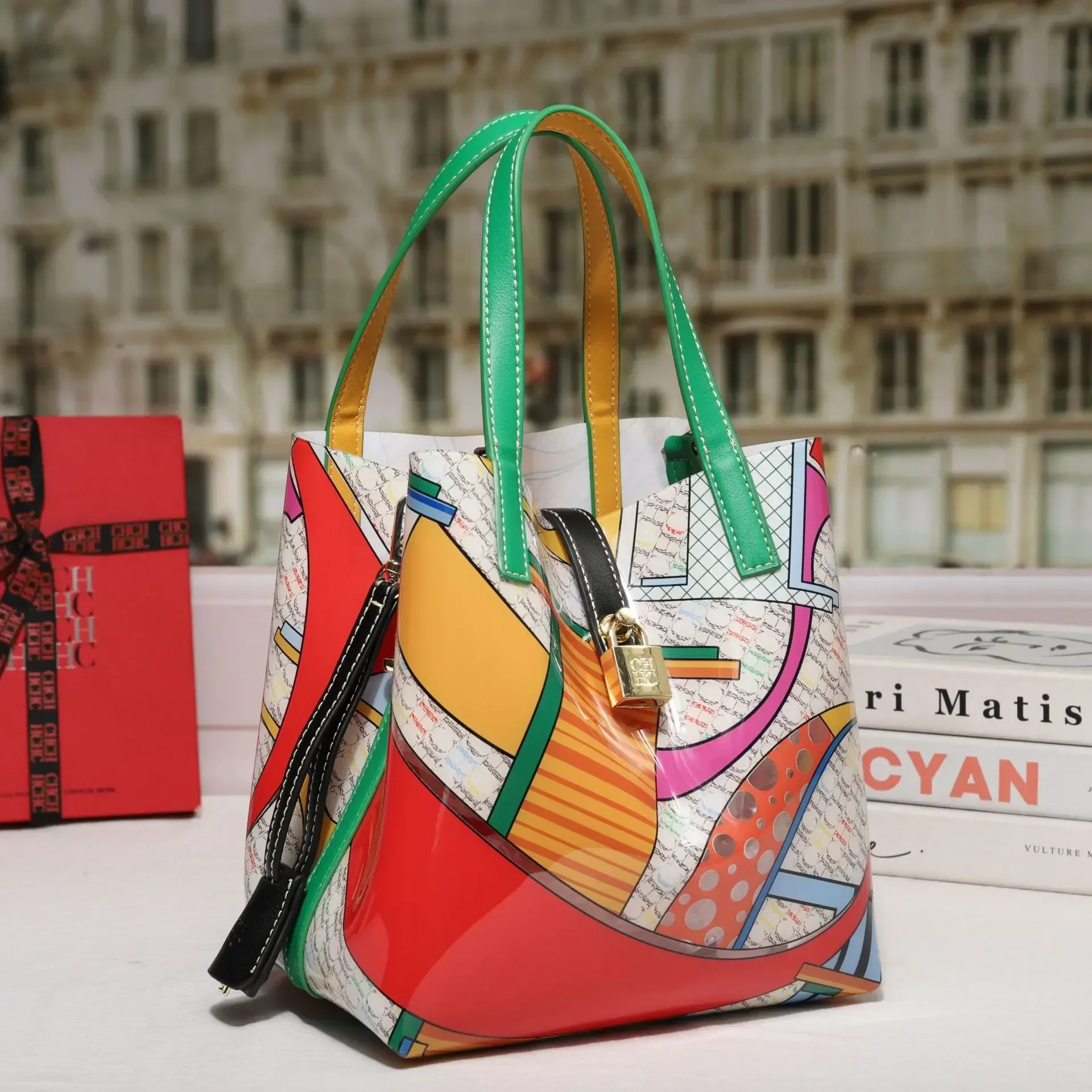 

2025 Elegant Leather Classic Designer Bag With Paris Fashion Flair And Trendy Design For Superstar Women