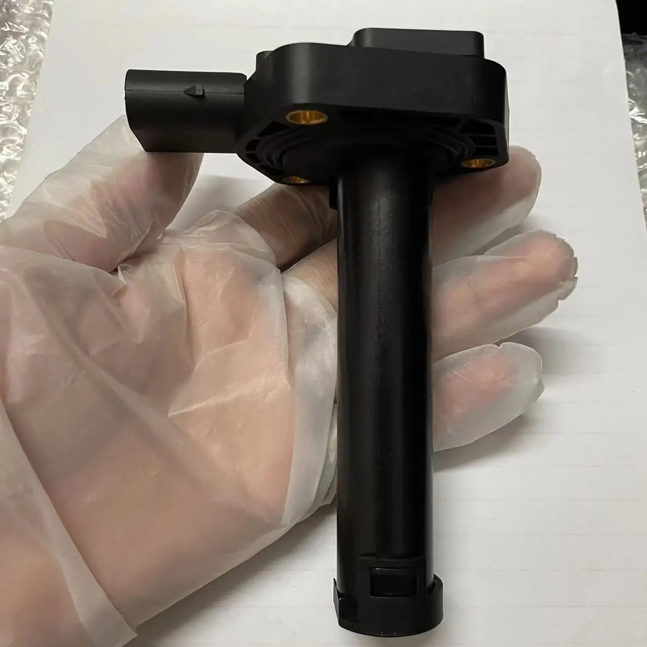 

Датчик уровня масла для BMW M3/128i/135i/535i (серии 1 E87 E88 E82 / 3 E90 E91 E92 E93 / X1 E84), артикулы 12617607910, 12610422012