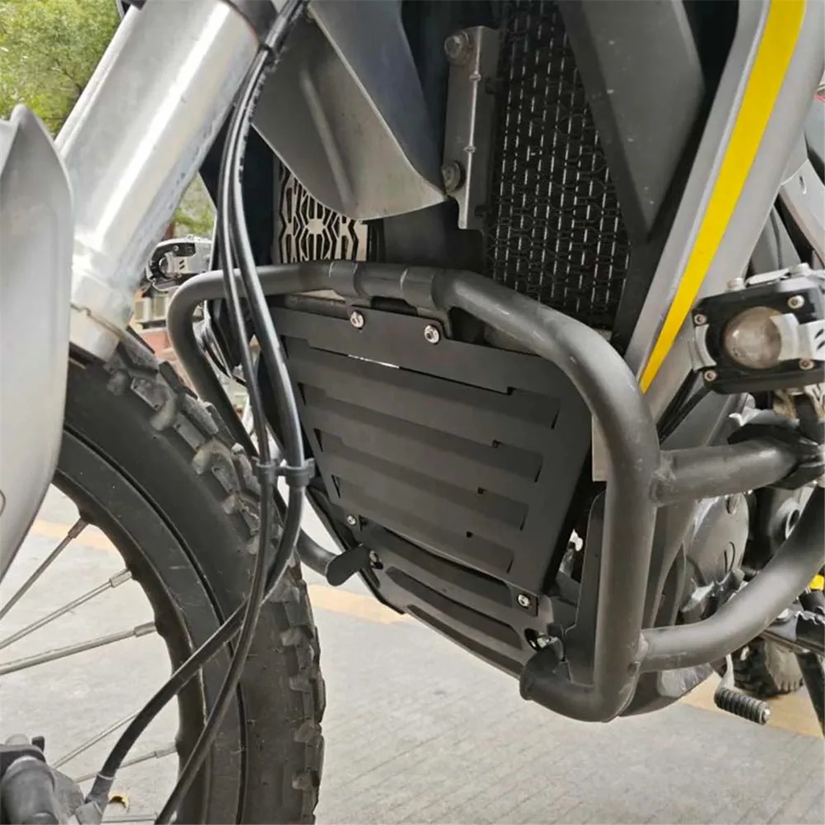 

T61c_Motorcycle Engine Cover Fan Protector Crap Flap Radiator Guard for Loncin VOGE 300 Rally 300 GY RALLY300 Accessories