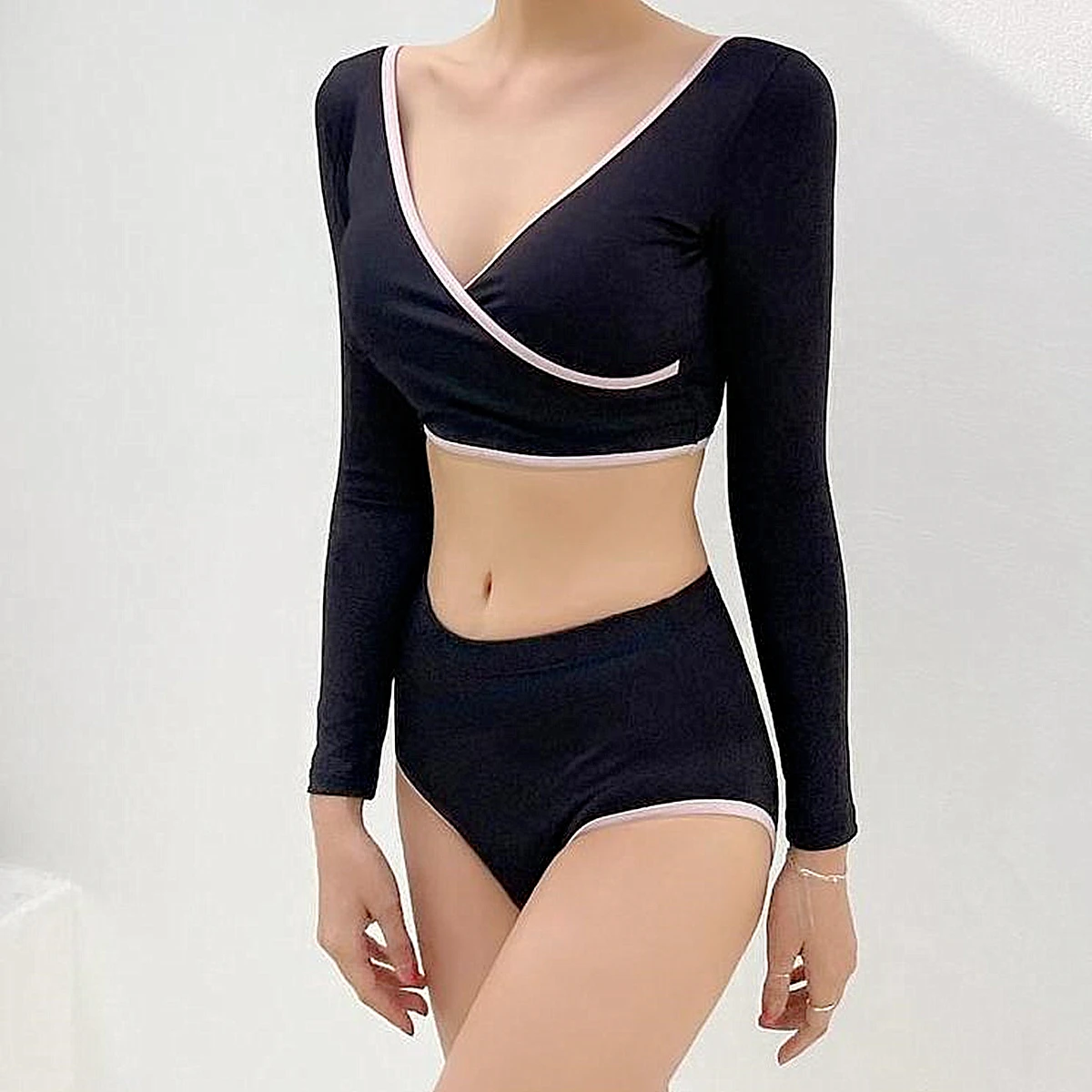 2023 Newest Women Bikini Set Black Two Pieces Long Sleeves Deep V Beach Wear Padded Korean STyle Bathing Suit