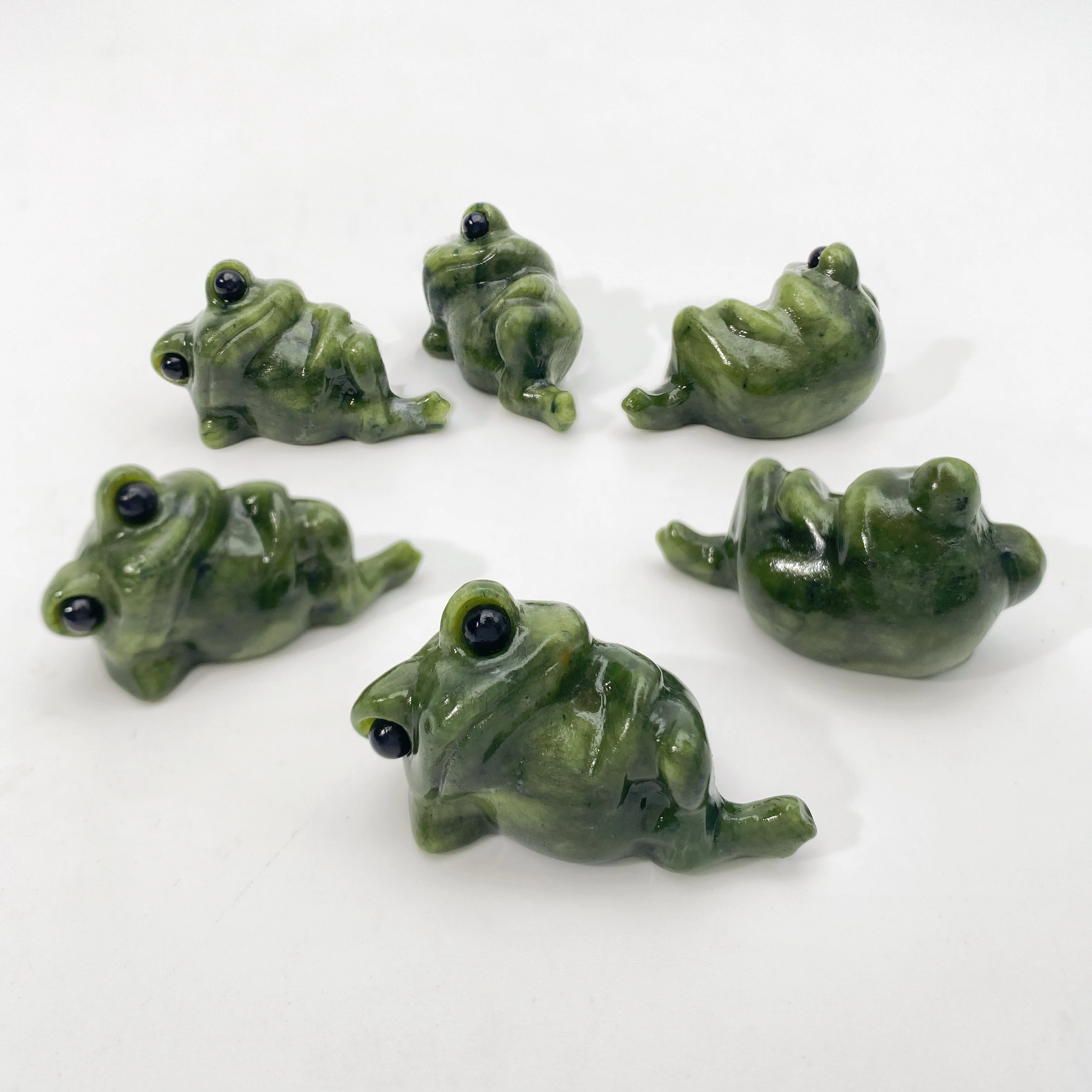Random 1PC Natural Crystal Xiuyan Jade Frog Carving,Ideal For Easter Halloween,Graduation Gift,Home Decor,Festival Decor.