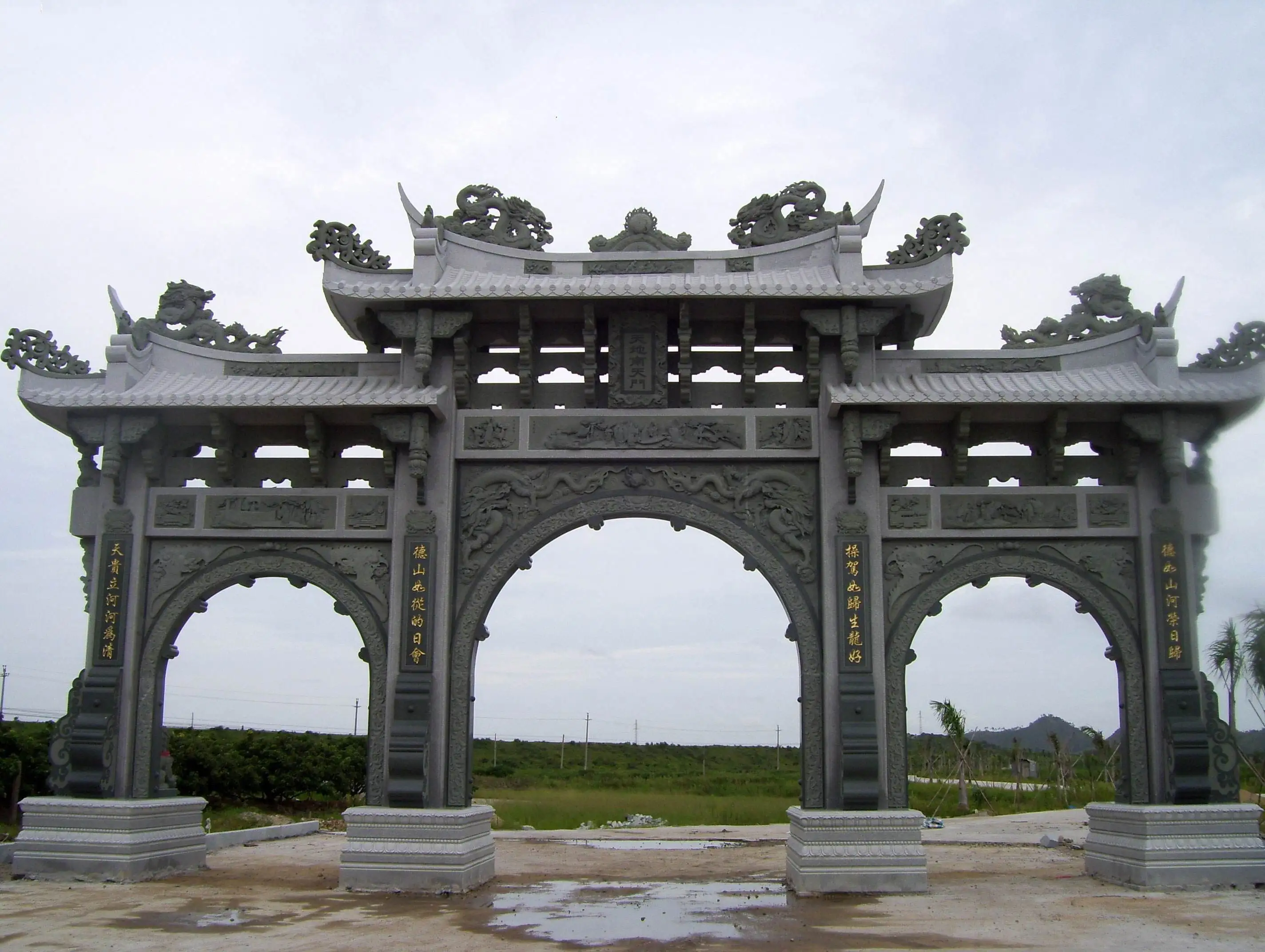 Custom Handcrafted Large Stone Door Frame Sculpture For Outdoor Decoration