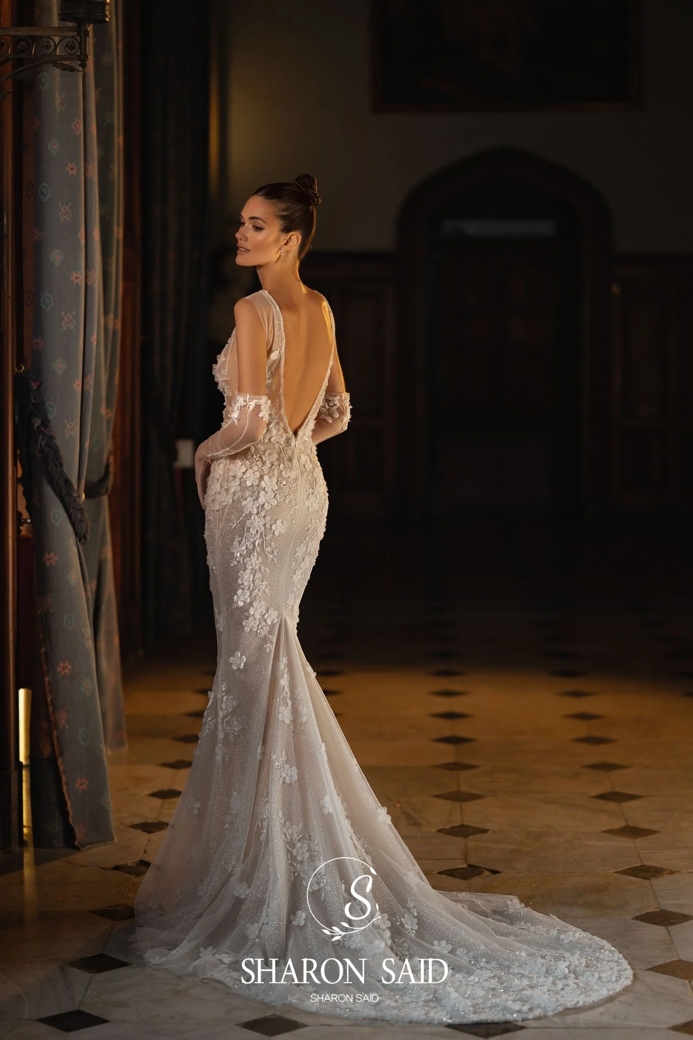 Sharon Said 3D Fiore Sexy Profondo Scollo A V Off White Abito Da Sposa 2025 Con Guanti Lunghi Tulle Corsetto Abiti Da Sposa SW201 Personalizzato