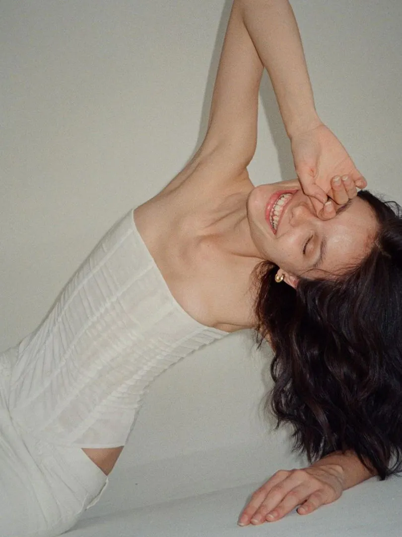 

Сексуальный облегающий жилет Fibone с 3D-структурой, высокоэластичная сетчатая ткань, облегающий грудь, чувственный, универсальный, однотонный