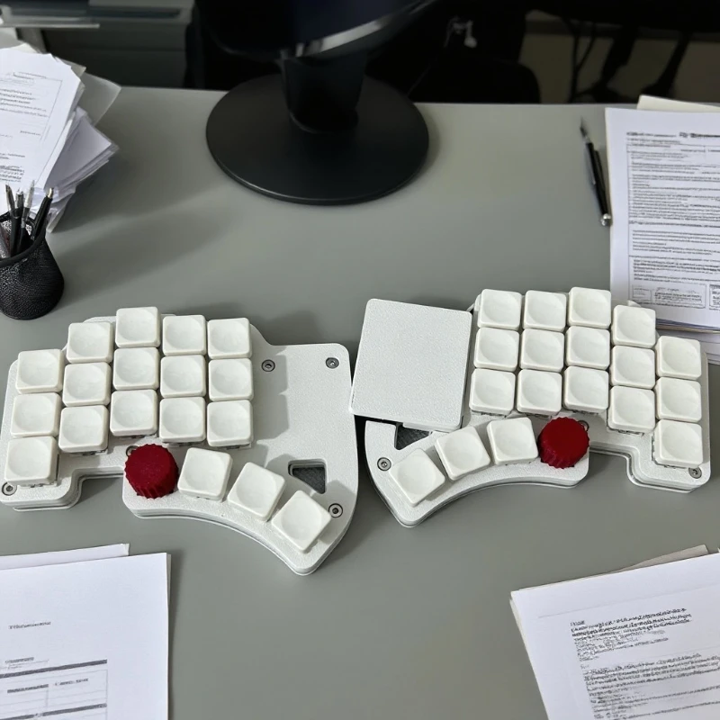 

The 2025 New Product Launch Dilemma Max Split Type Keyboard 3X5 Customized Wired Hot Swappable RGB Via with Knob Touch Panel