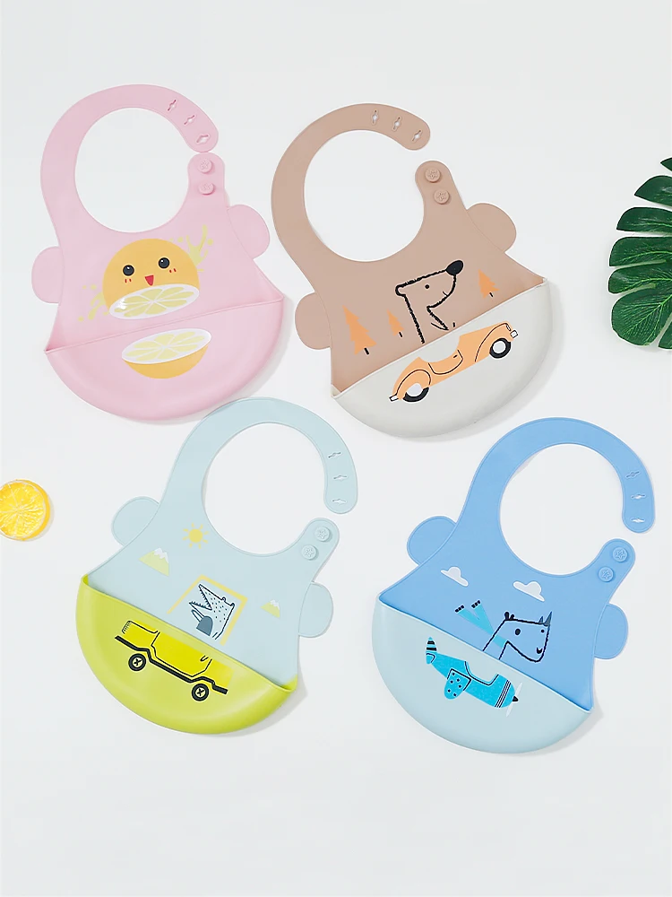 

2 Pcs Random Pattern Food Grade Silicone Feeding Bibs Keep Your Baby's Clothes and Tabletop Clean While Eating